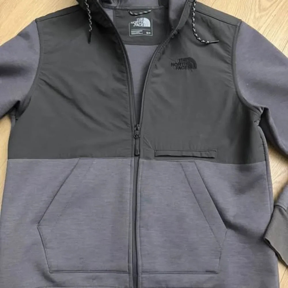 The North Face Men’s Full-Zip Thermal 3D Hoodie Grey size Small